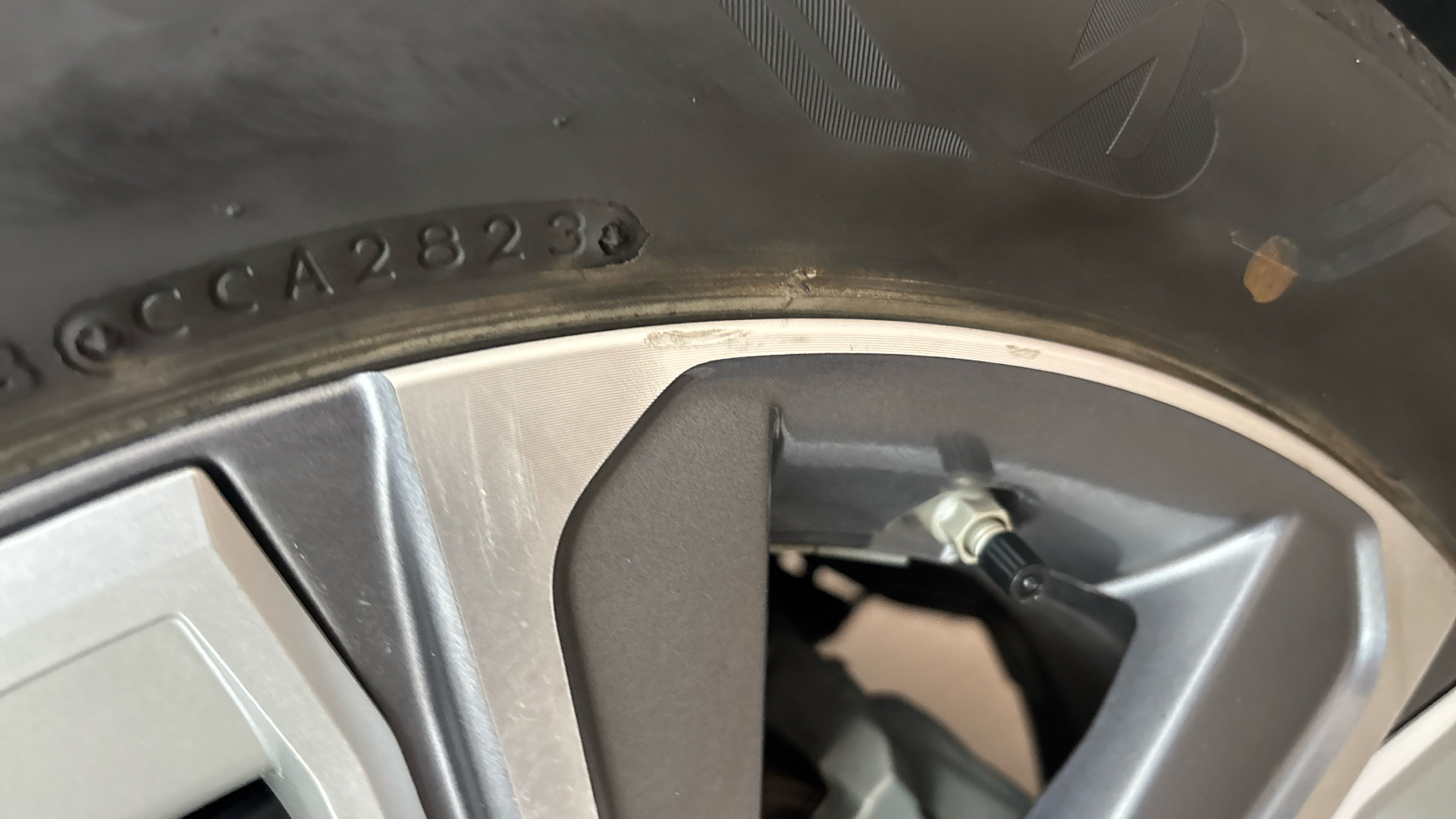 4020618 150kW Touring 71.4kWh 5dr Auto AWD