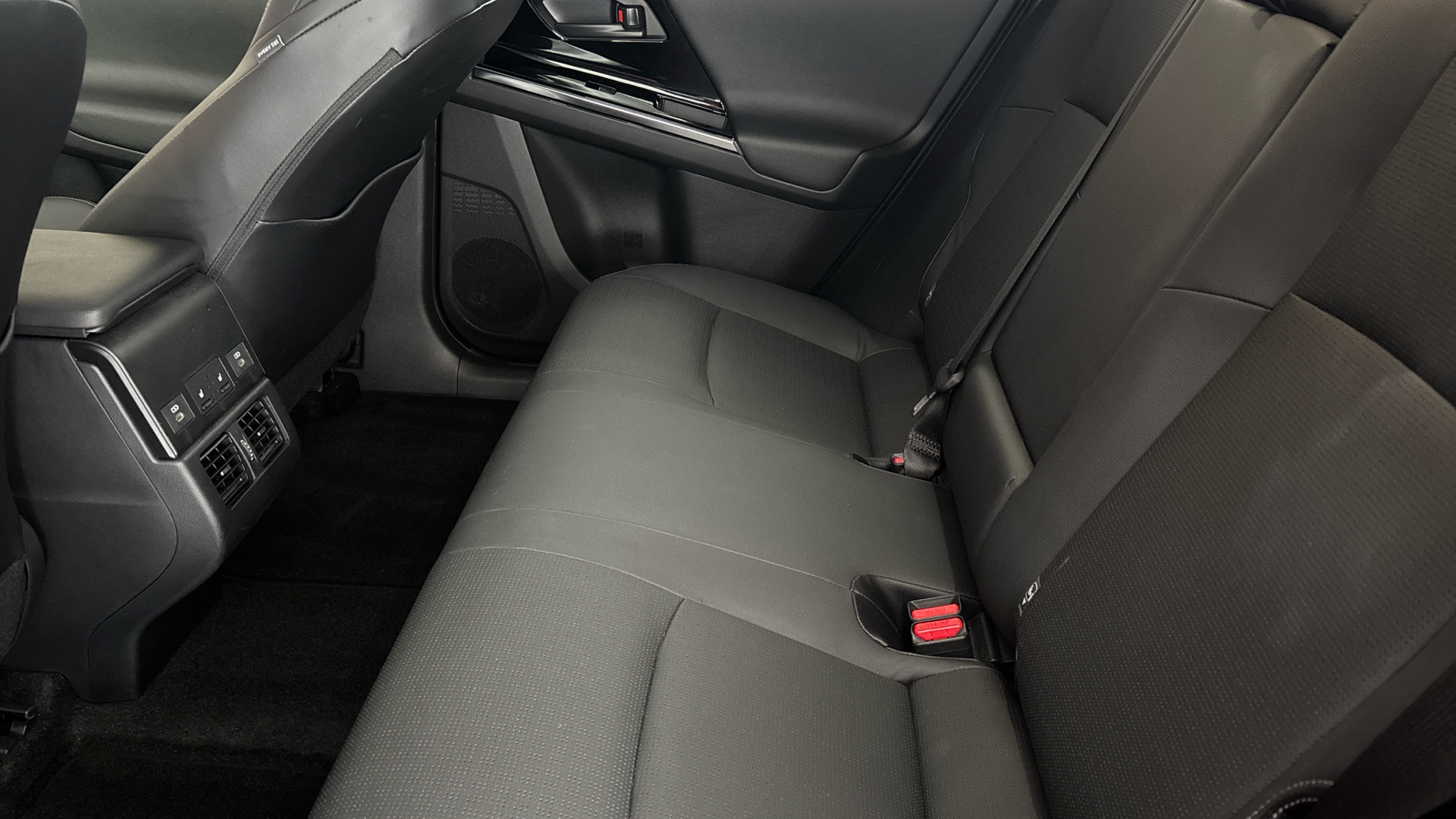 4020618 150kW Touring 71.4kWh 5dr Auto AWD