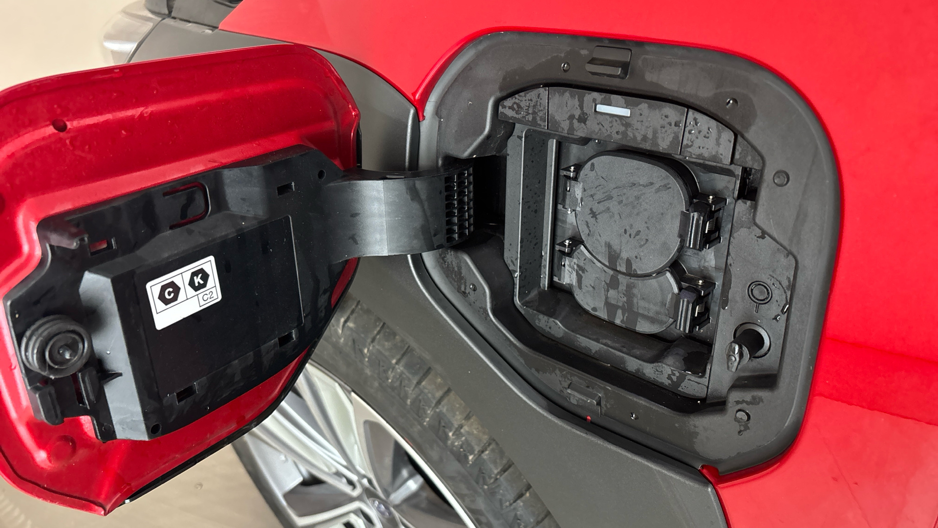 4020618 150kW Touring 71.4kWh 5dr Auto AWD