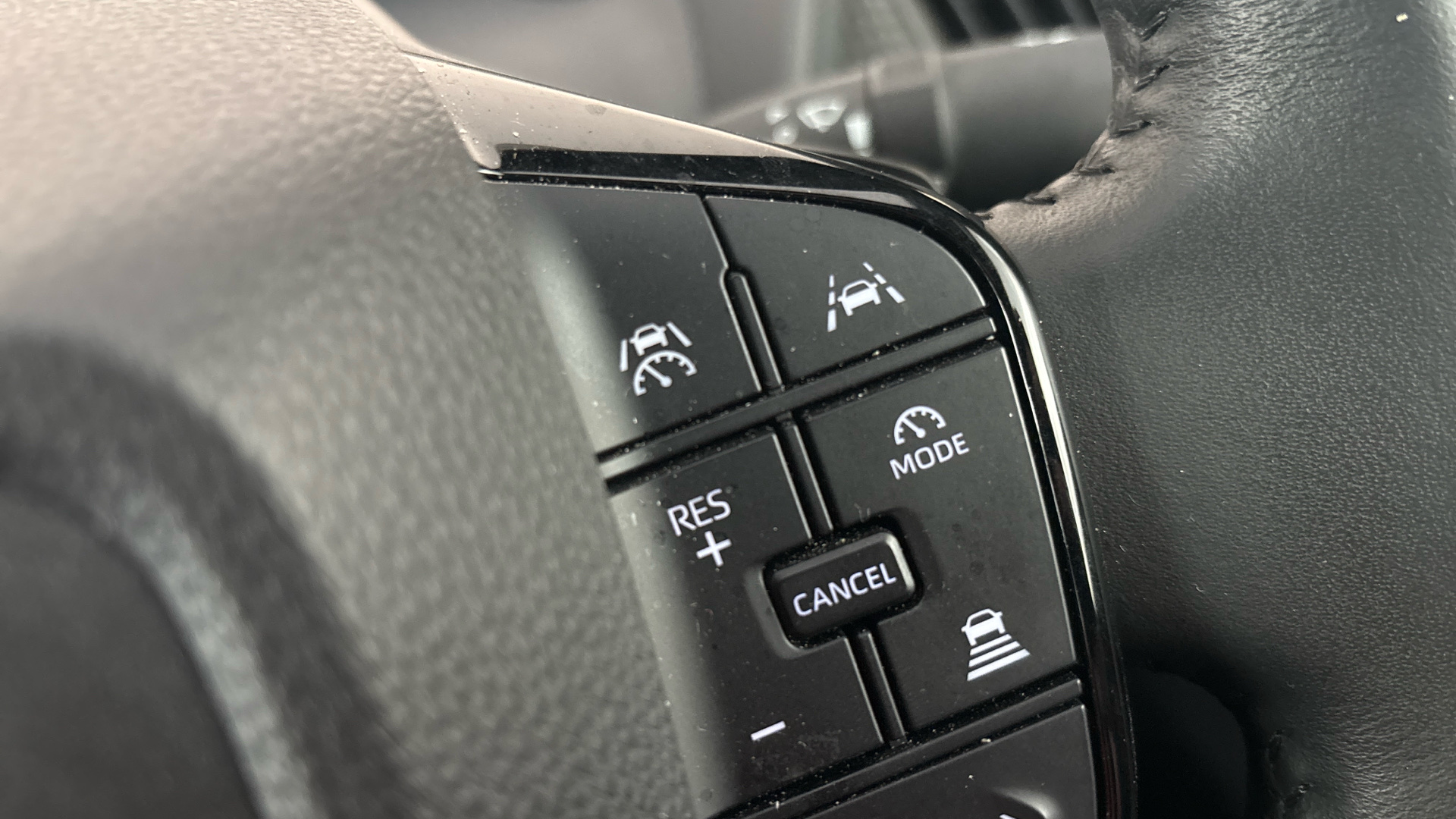 4020618 150kW Touring 71.4kWh 5dr Auto AWD