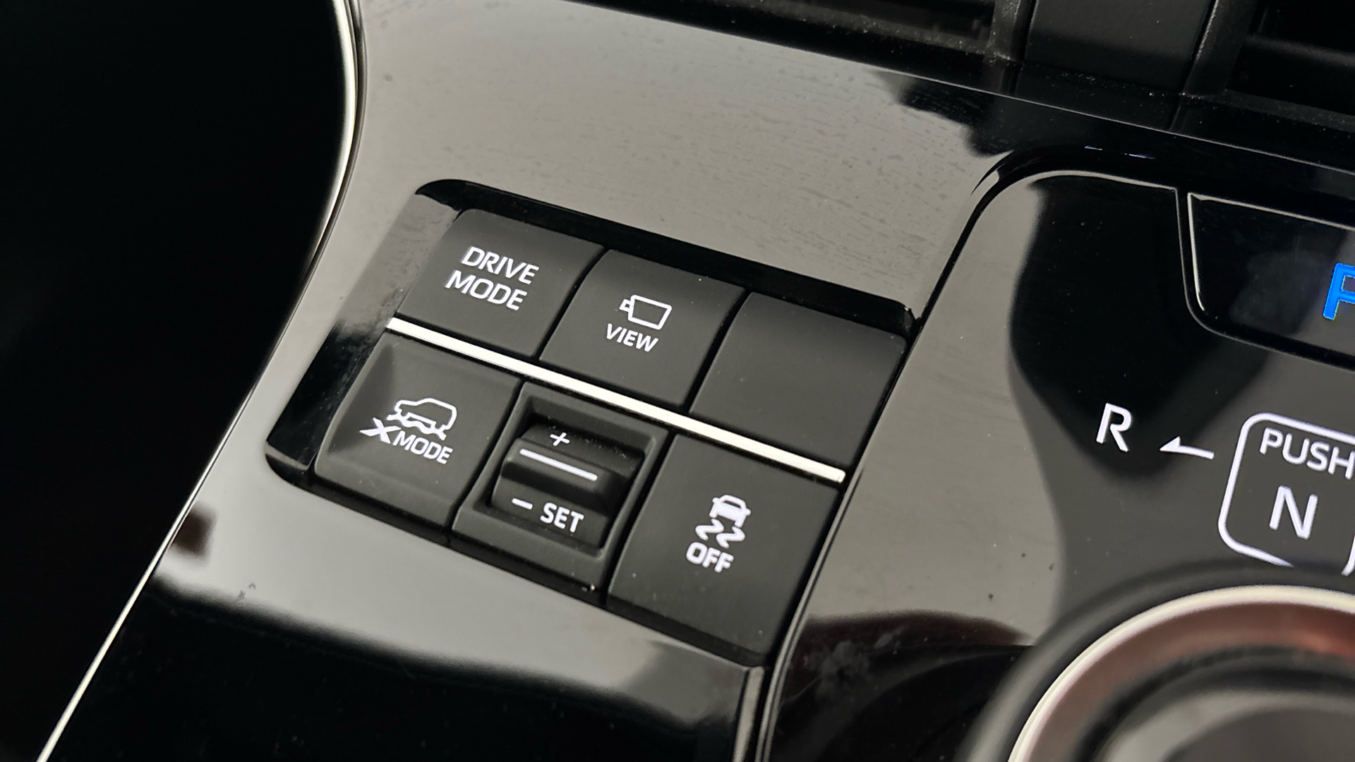 4020618 150kW Touring 71.4kWh 5dr Auto AWD