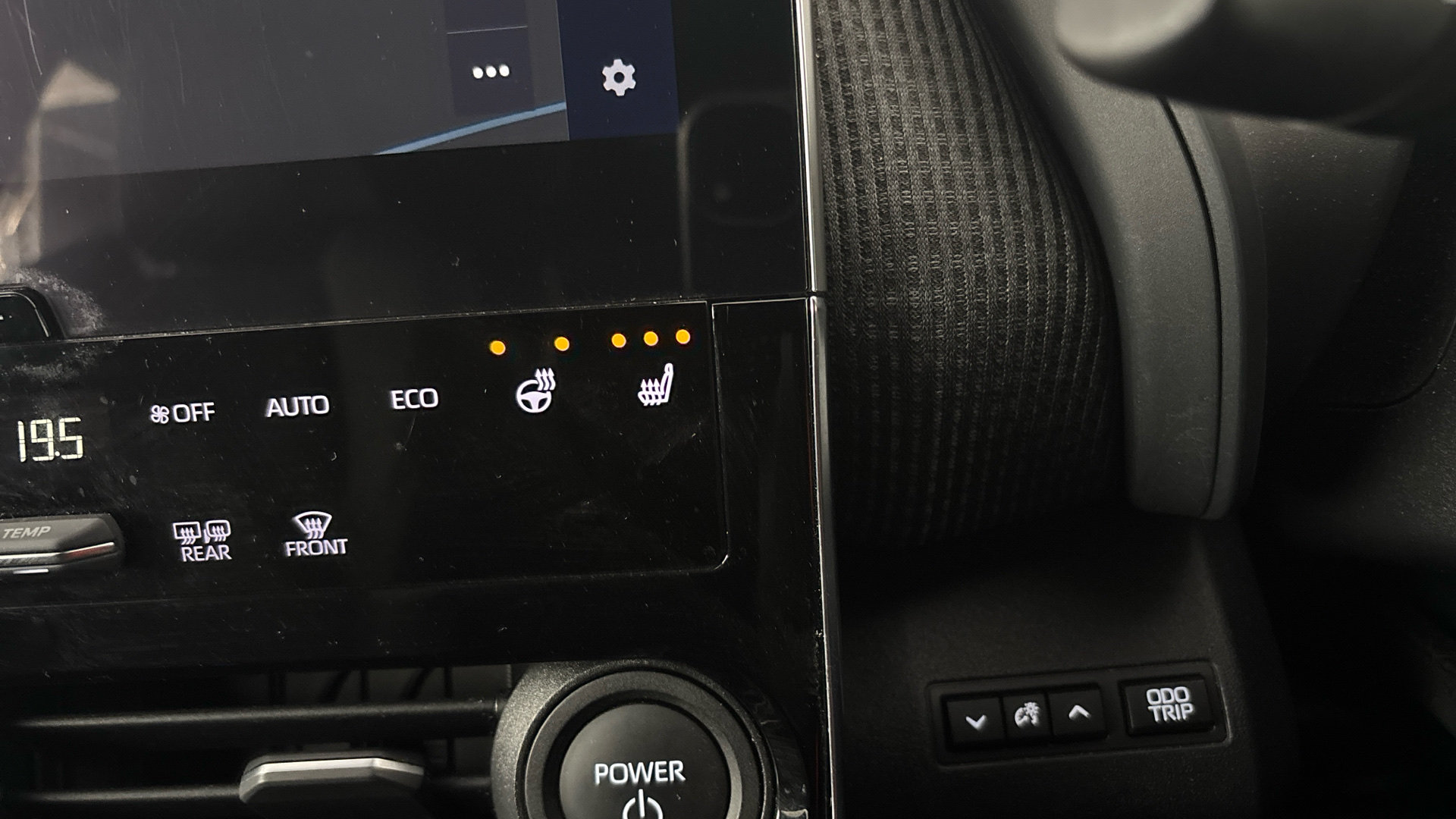 4020618 150kW Touring 71.4kWh 5dr Auto AWD