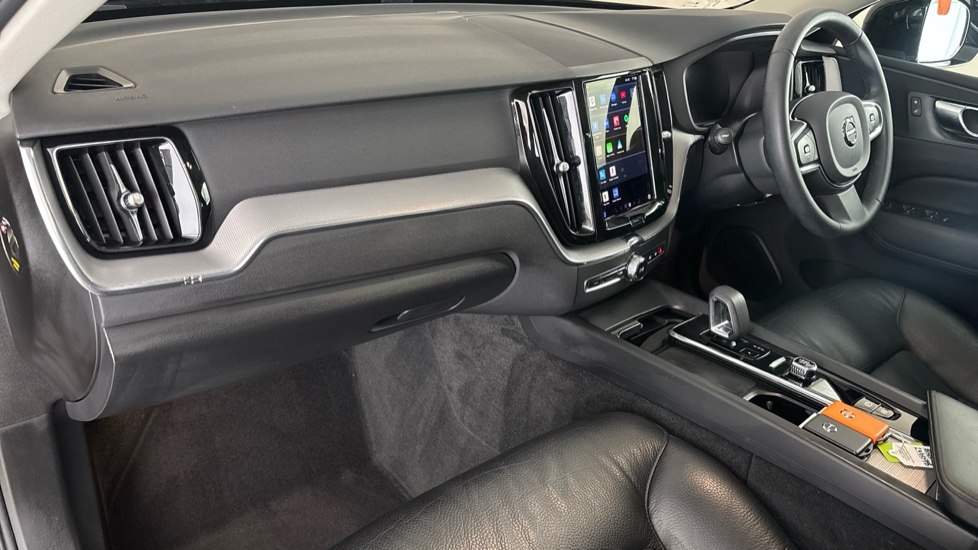 VOLVO XC60 Image 10