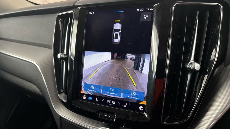 VOLVO XC60 Reverse camera