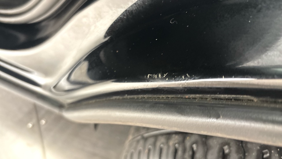 VOLVO XC60 scratches