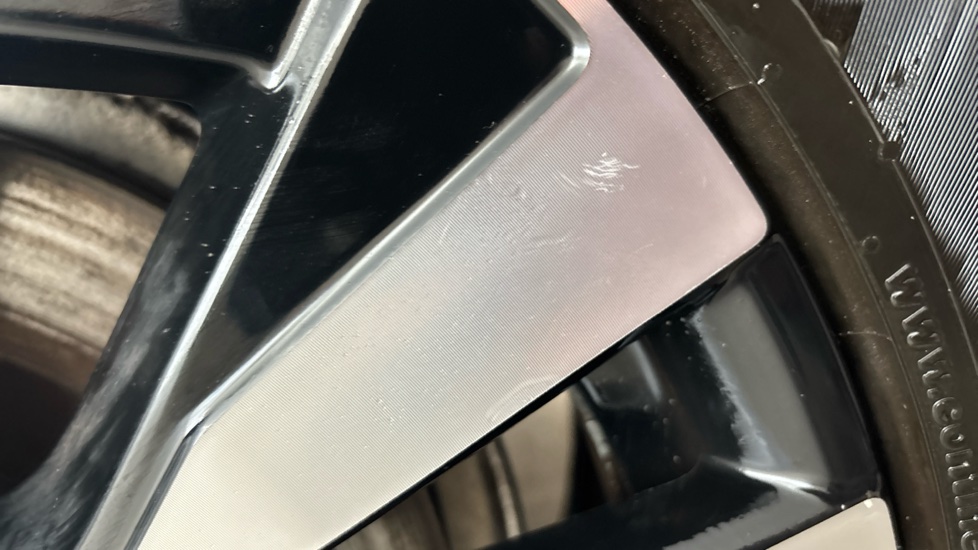 VOLVO XC60 scuff