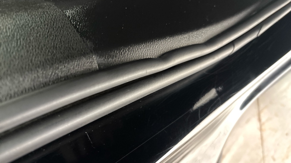 VOLVO XC60 worn