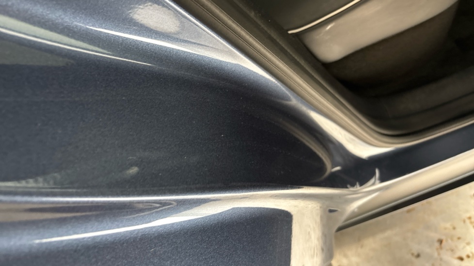 BYD DOLPHIN dents