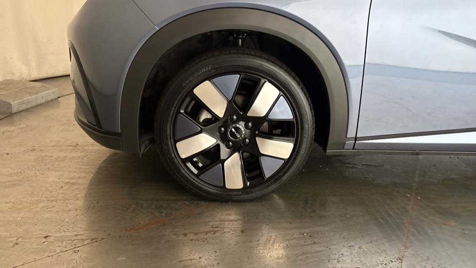 BYD DOLPHIN Image 17