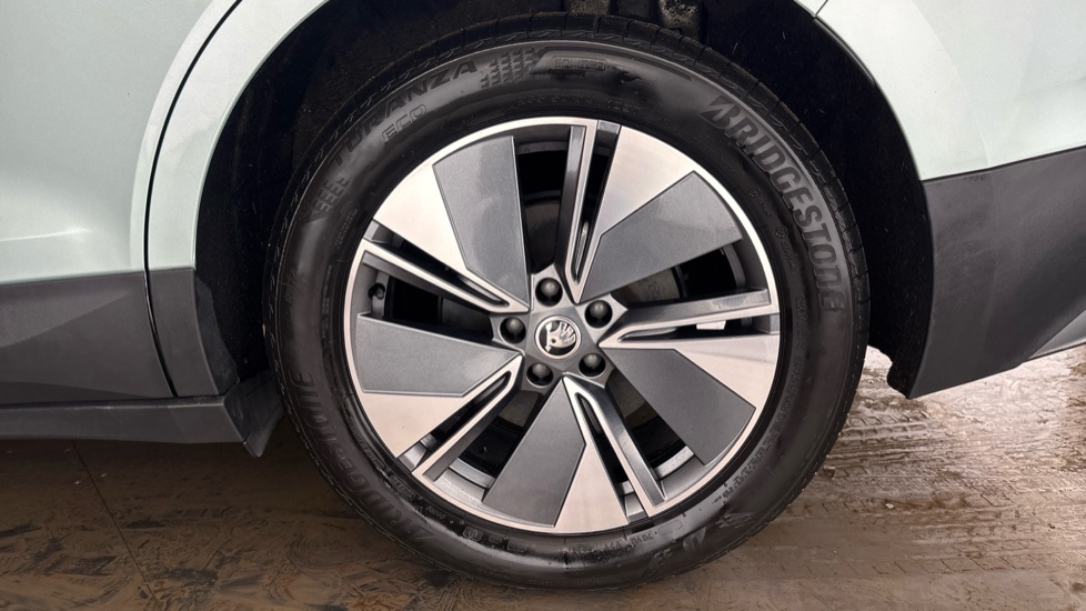 SKODA ENYAQ Image 18