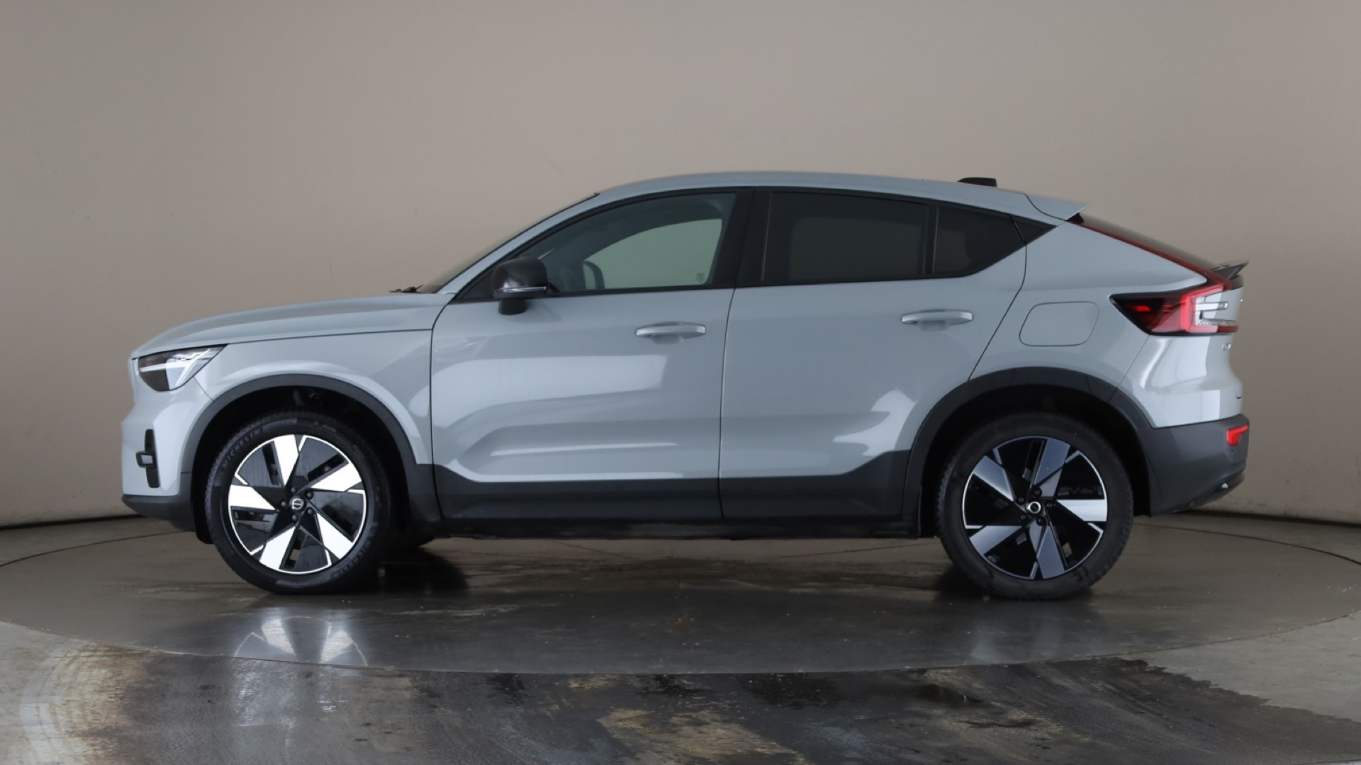 175kW Recharge Plus 69kWh 5dr Auto [2024]