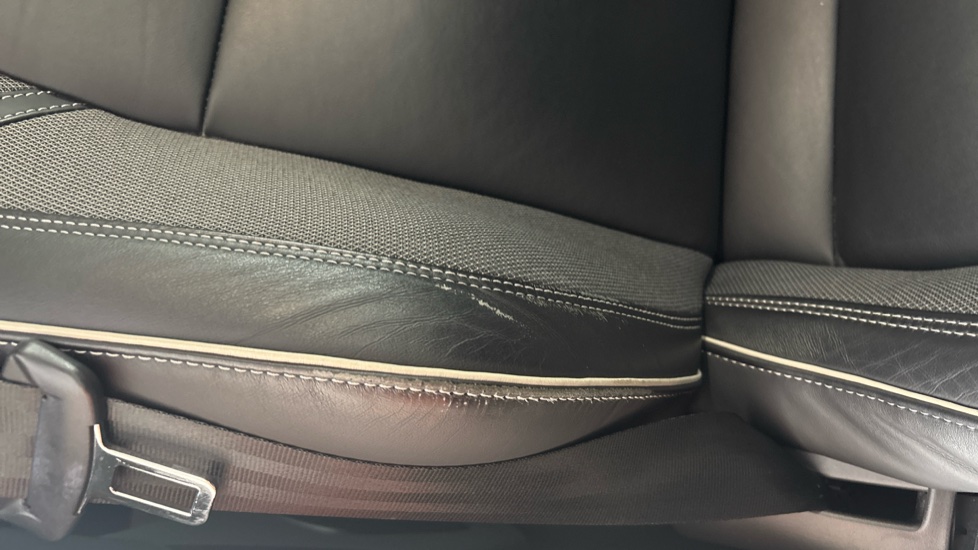 VOLVO XC60 Worn