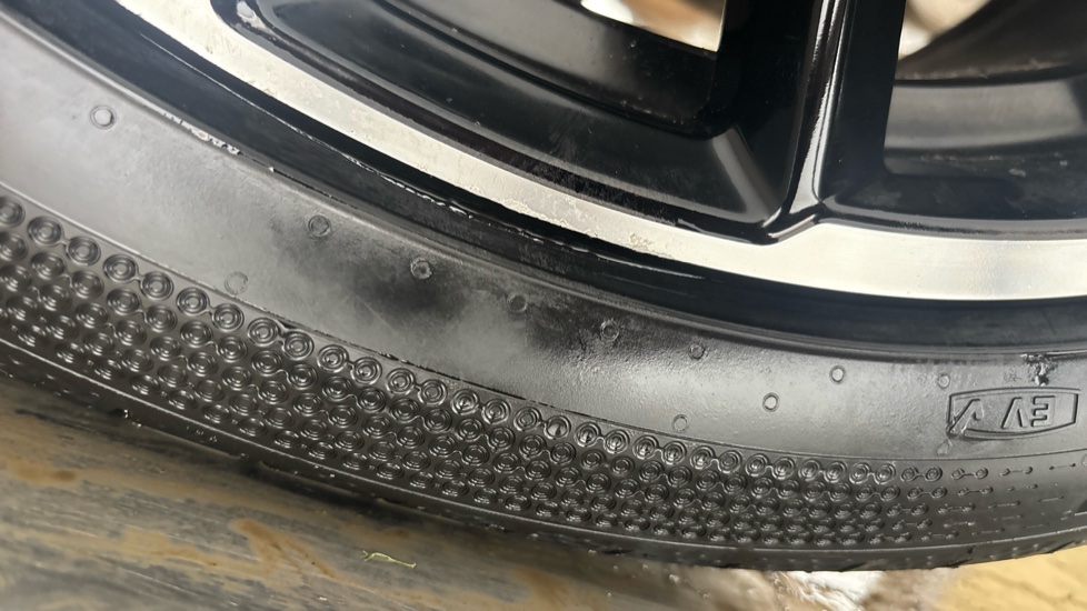VOLVO XC60 Scuff
