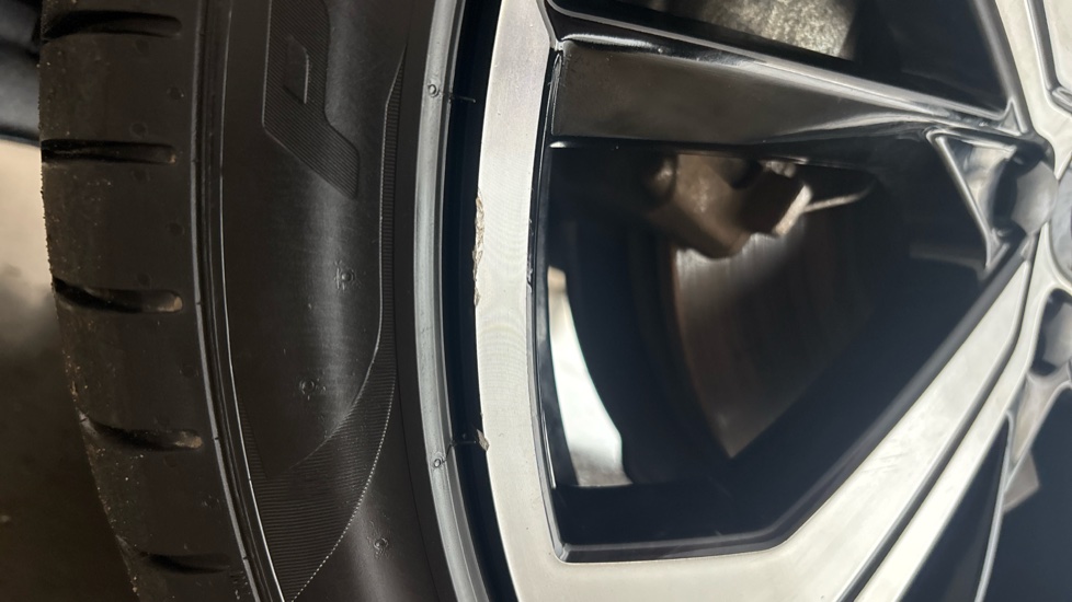 VOLVO XC60 Scuff