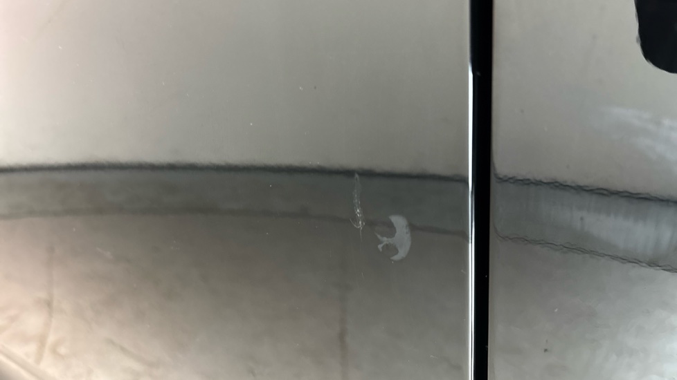 VOLVO C40 Scratches