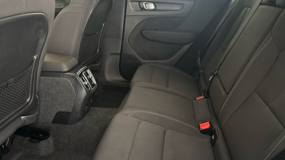 VOLVO C40 Image 14
