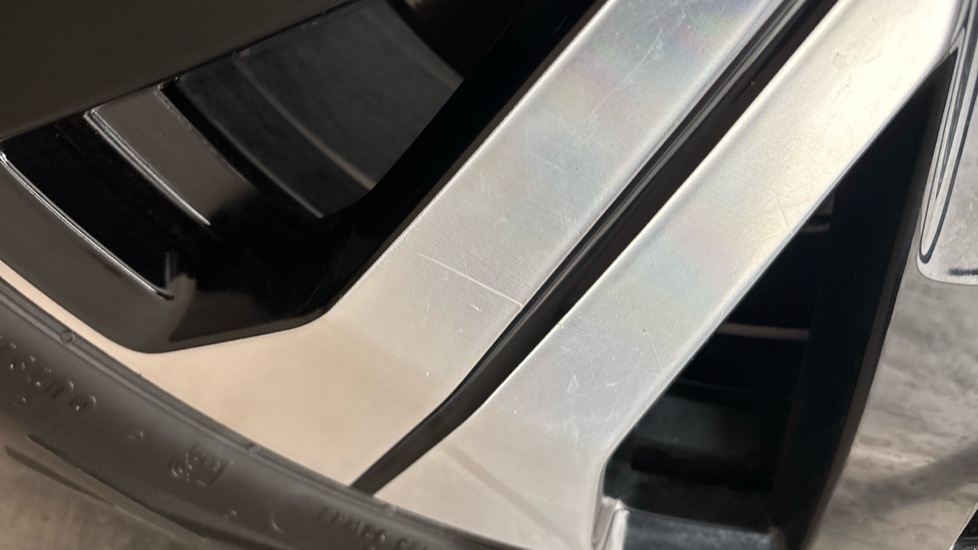 VOLVO XC40 Scratches