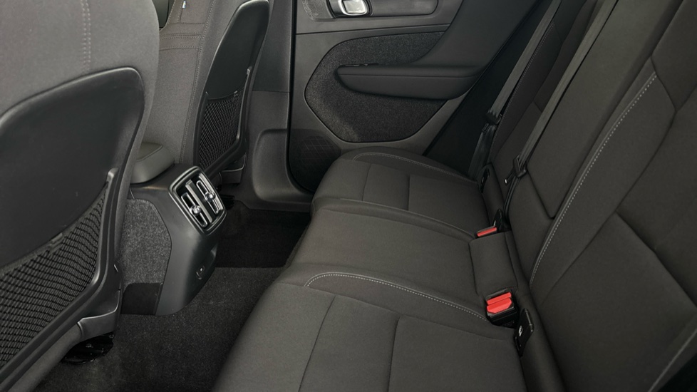VOLVO XC40 Image 14