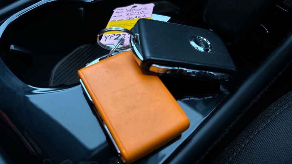 VOLVO XC40 2 keys