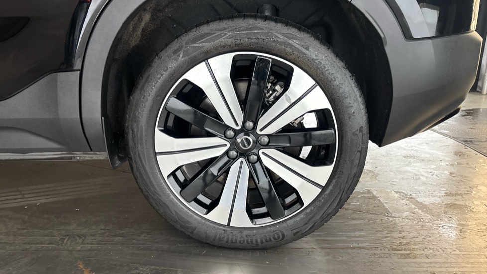 VOLVO C40 Image 18