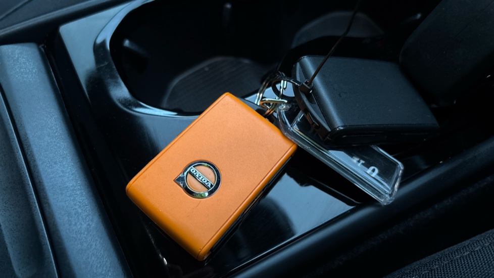 VOLVO C40 2 keys