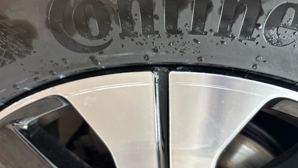 VOLVO C40 Scratches
