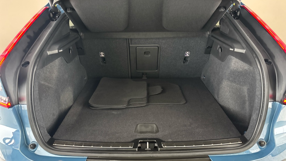 VOLVO C40 Image 15