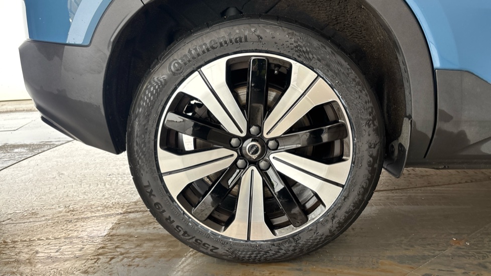VOLVO C40 Image 19