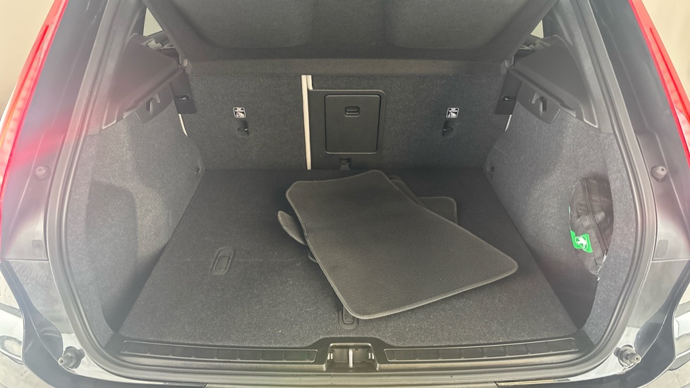 VOLVO XC40 Image 15