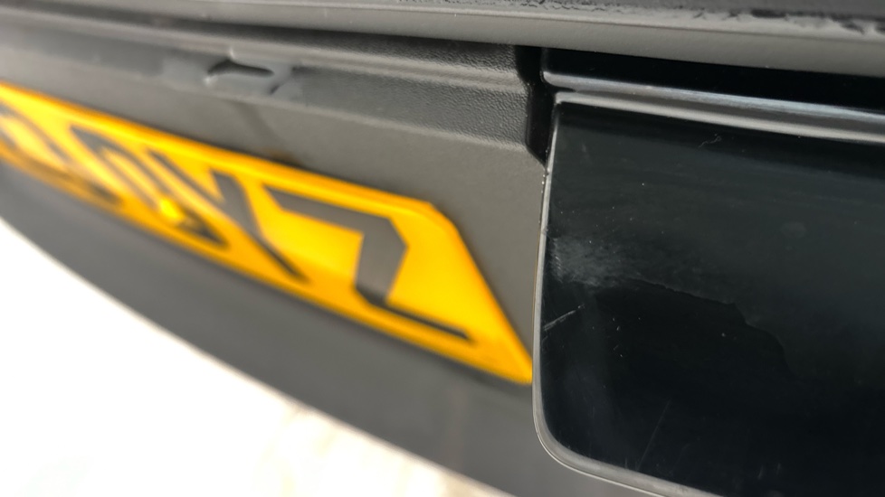 VOLVO XC40 chips and scratches