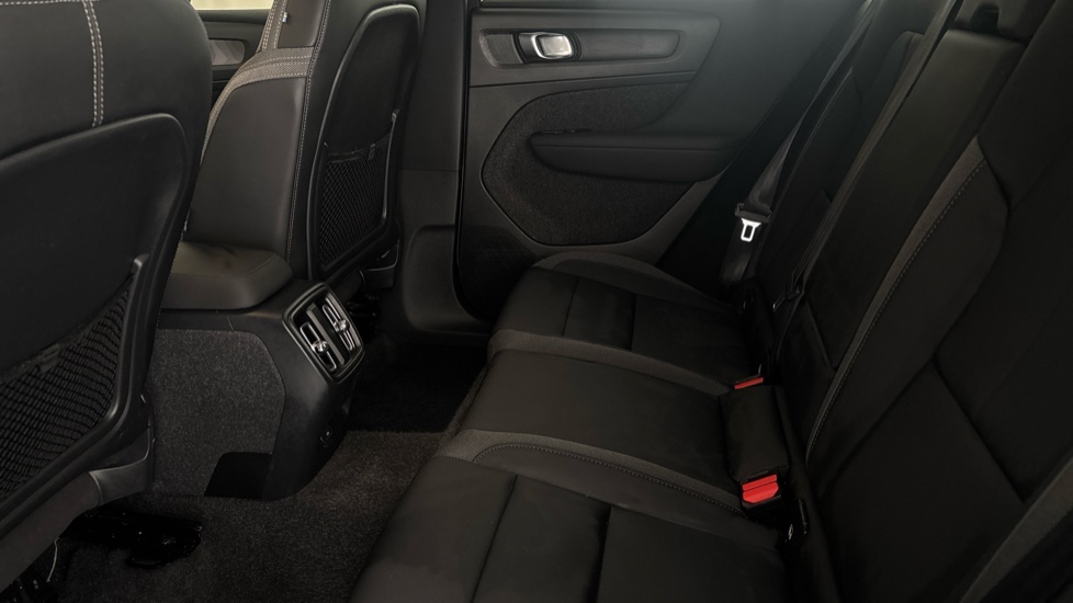 VOLVO C40 Image 14