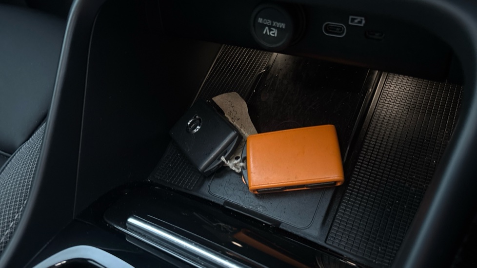 VOLVO C40 2 keys available