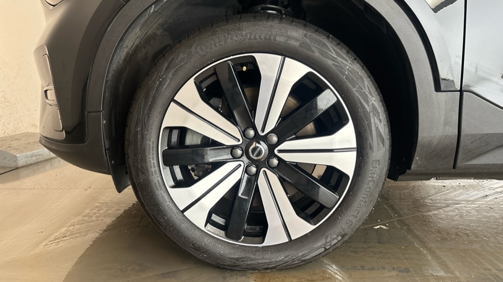 VOLVO XC40 Image 17