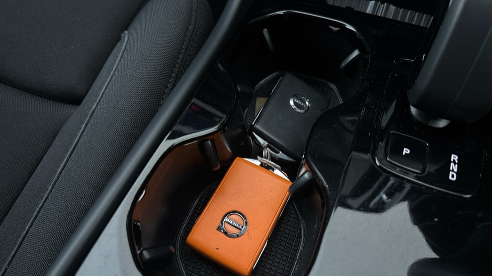 VOLVO XC40 2 keys available