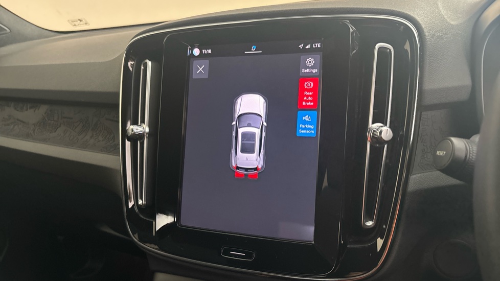 VOLVO XC40 Rear parking sensors