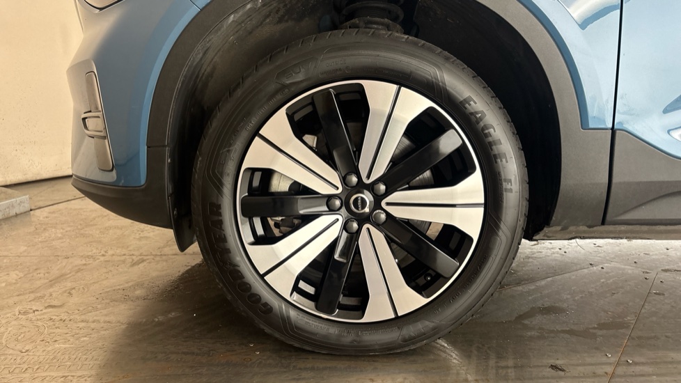 VOLVO XC40 Image 17