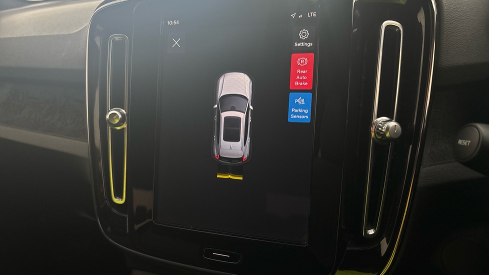 VOLVO XC40 parking sensors