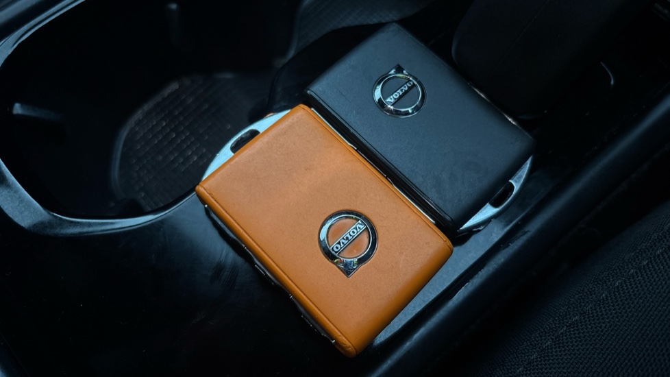 VOLVO XC40 2 keys