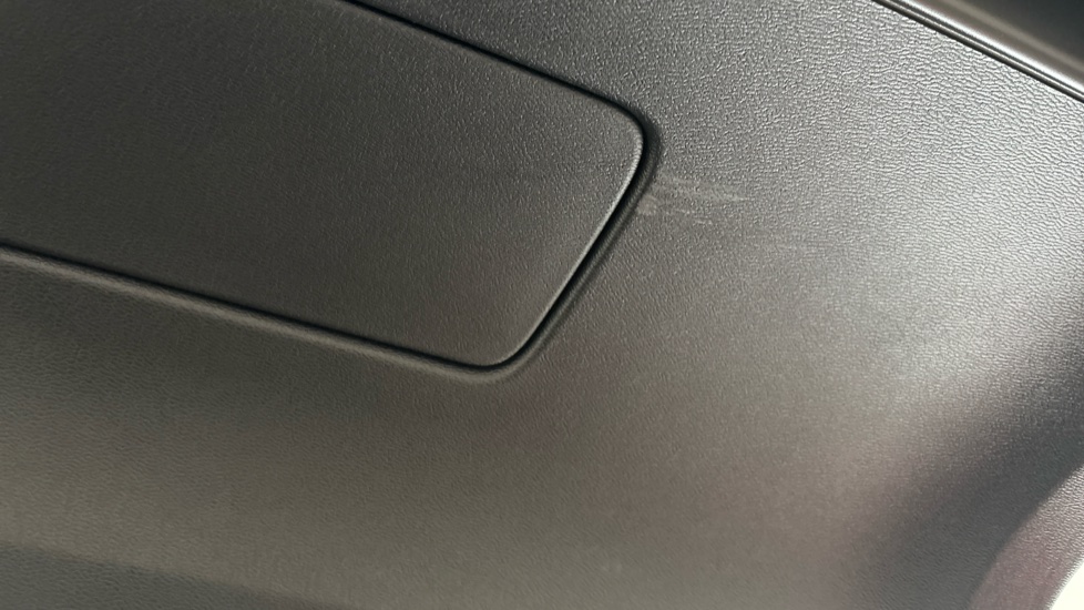 VOLVO XC40 scuff