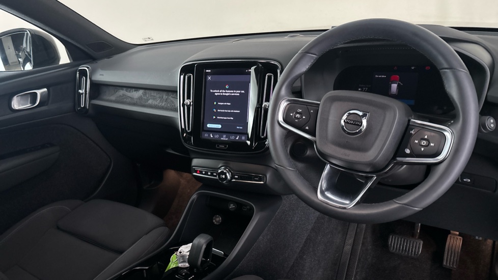VOLVO XC40 Image 9