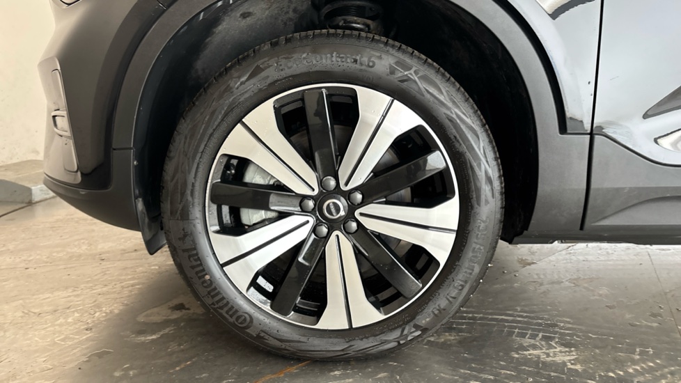 VOLVO XC40 Image 17