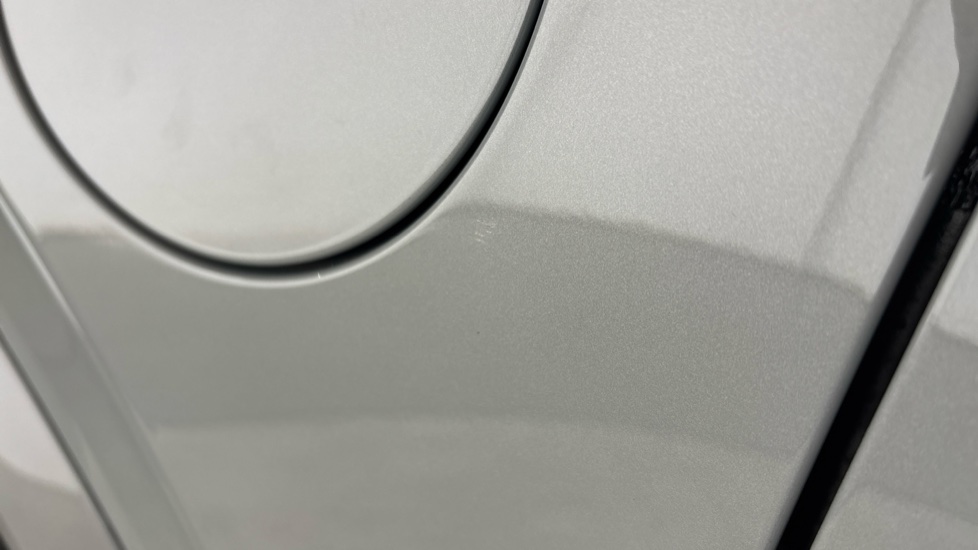 VOLVO XC90 scratches