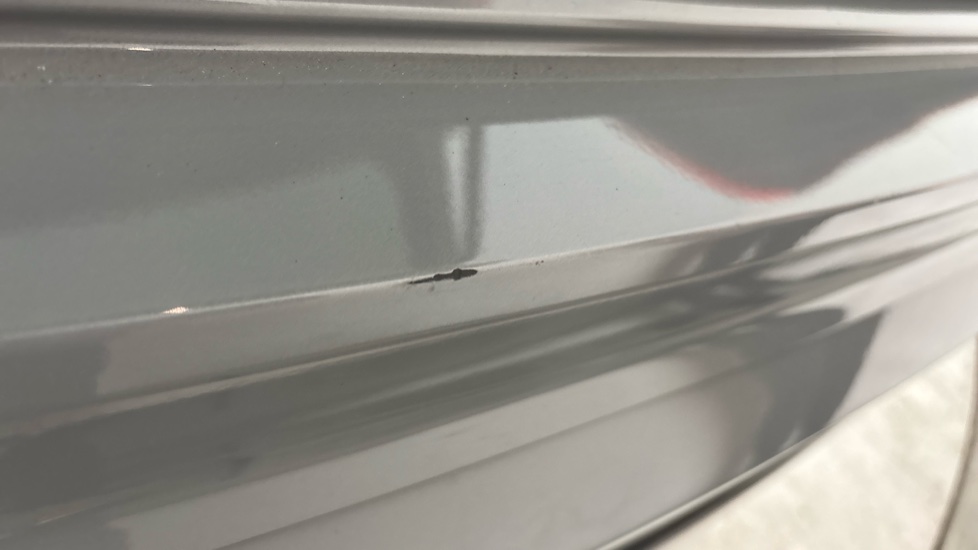 VOLVO XC90 chips and scratches