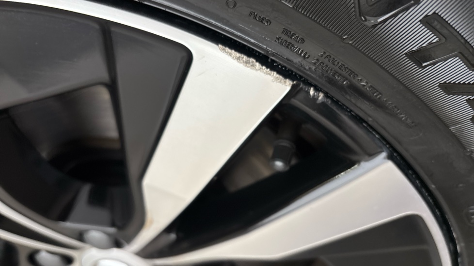 VOLVO XC60 scuff