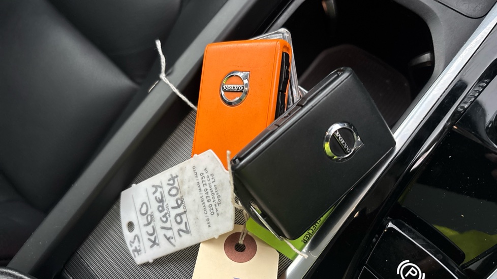 VOLVO XC60 2 keys