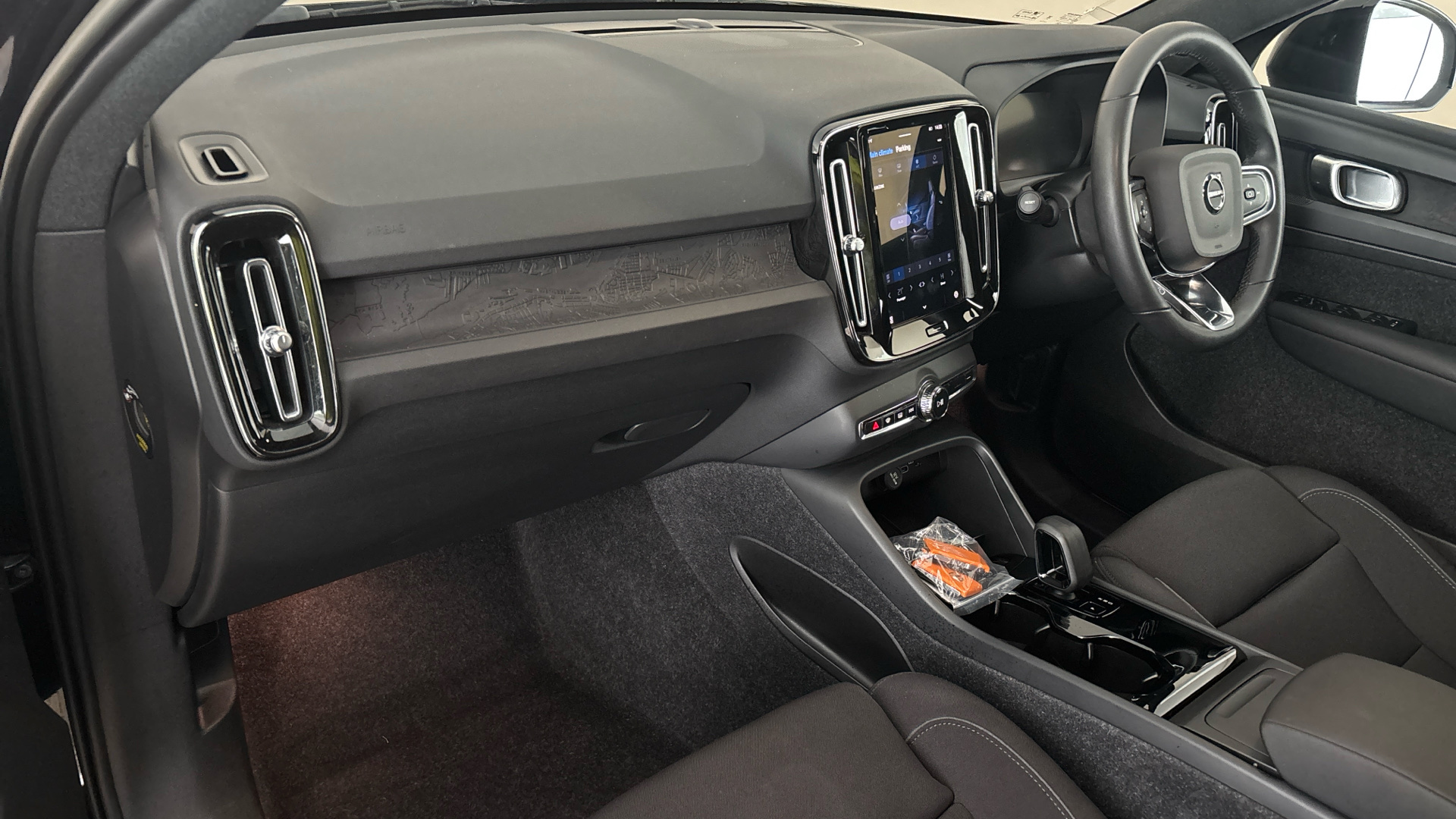 4027699 170kW Recharge Core 69kWh 5dr Auto