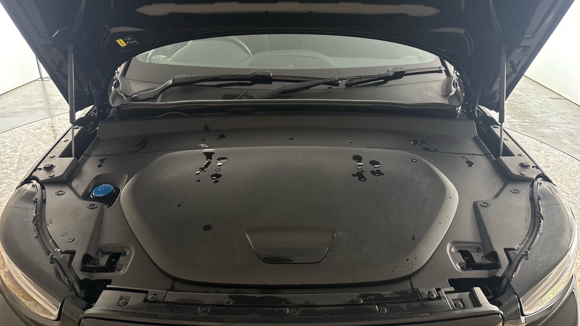 4027699 170kW Recharge Core 69kWh 5dr Auto