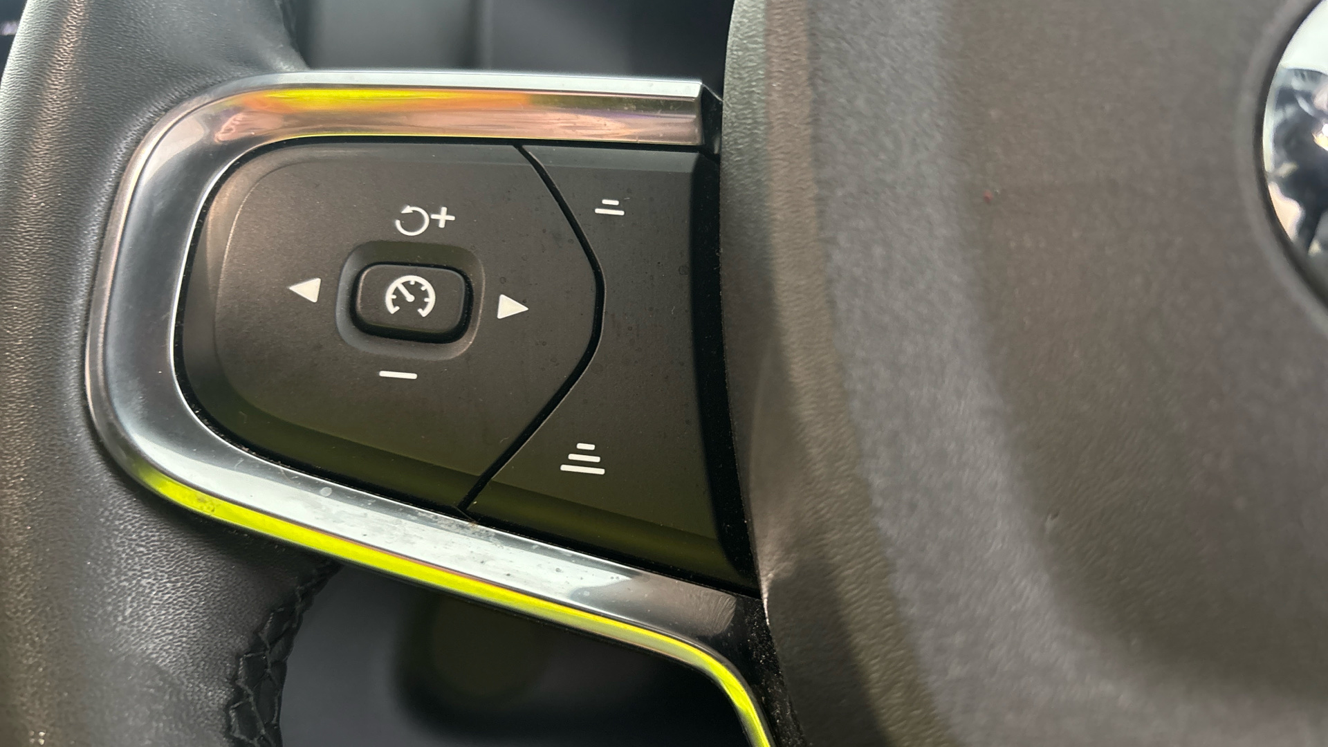 4027699 170kW Recharge Core 69kWh 5dr Auto