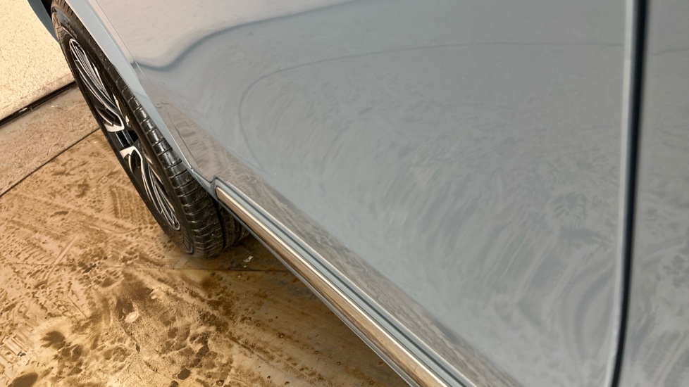 VOLVO XC90 scratches and dent