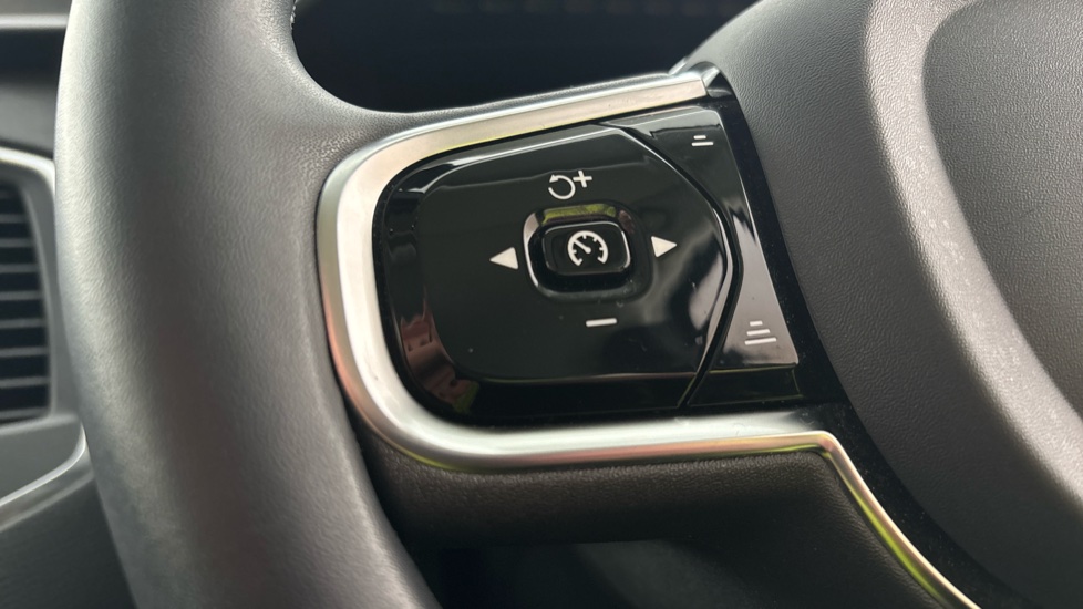 VOLVO XC90 cruise control